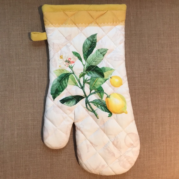 NWOT oven mitt - Picture 3 of 8